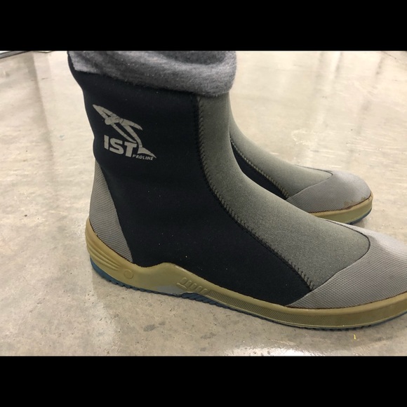 IST Proine Men’s Black/Gray Water Boots Size 13 - Picture 5 of 8